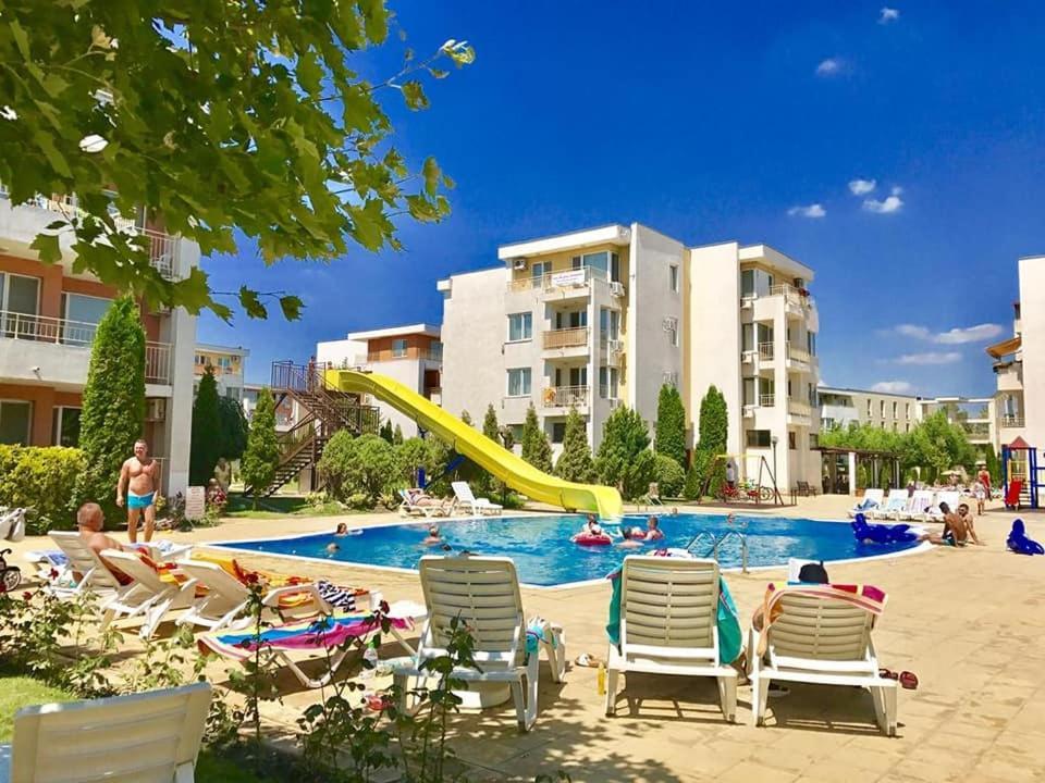 Holiday Fort Golf Club - Premium Apartments Pantai Sunny Bagian luar foto