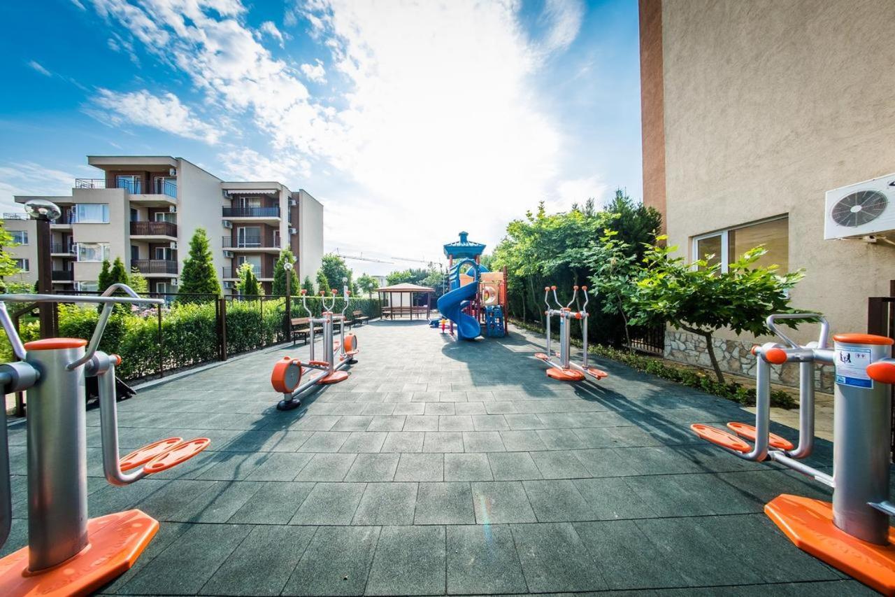 Holiday Fort Golf Club - Premium Apartments Pantai Sunny Bagian luar foto